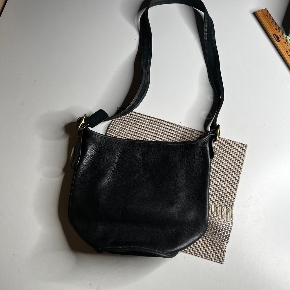 Vintage Coach Black Leather Baxter Bag 9953 Crossbody Bucket USA Made Brass